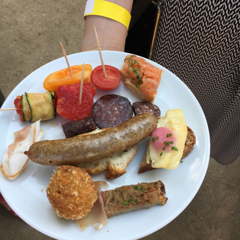 Bunter Häppchenteller am Erzeugertag ©cw