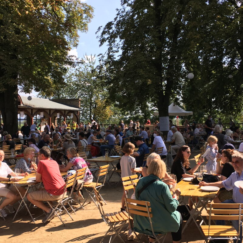 Voller Sommergarten am 4. Erzeugertag ©cw