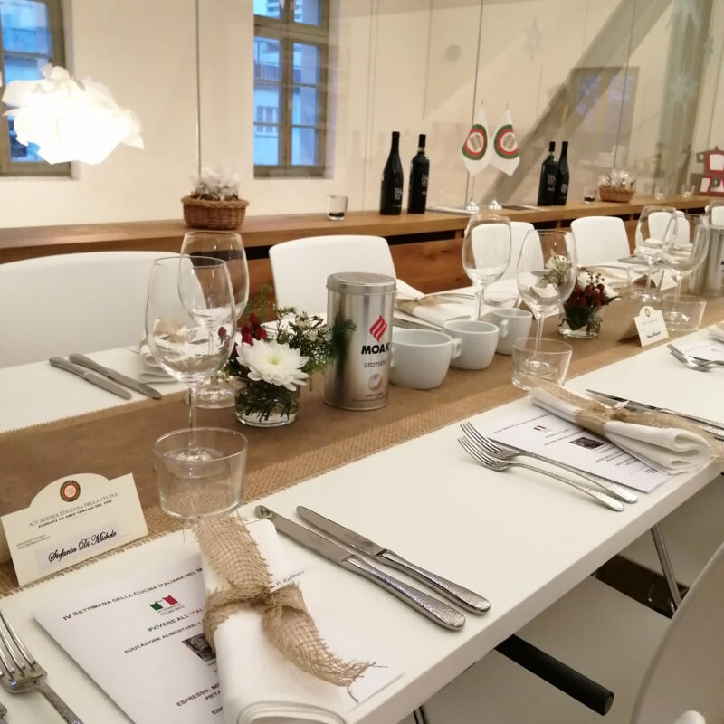 Gedeckter Tisch zweites Obergeschoss