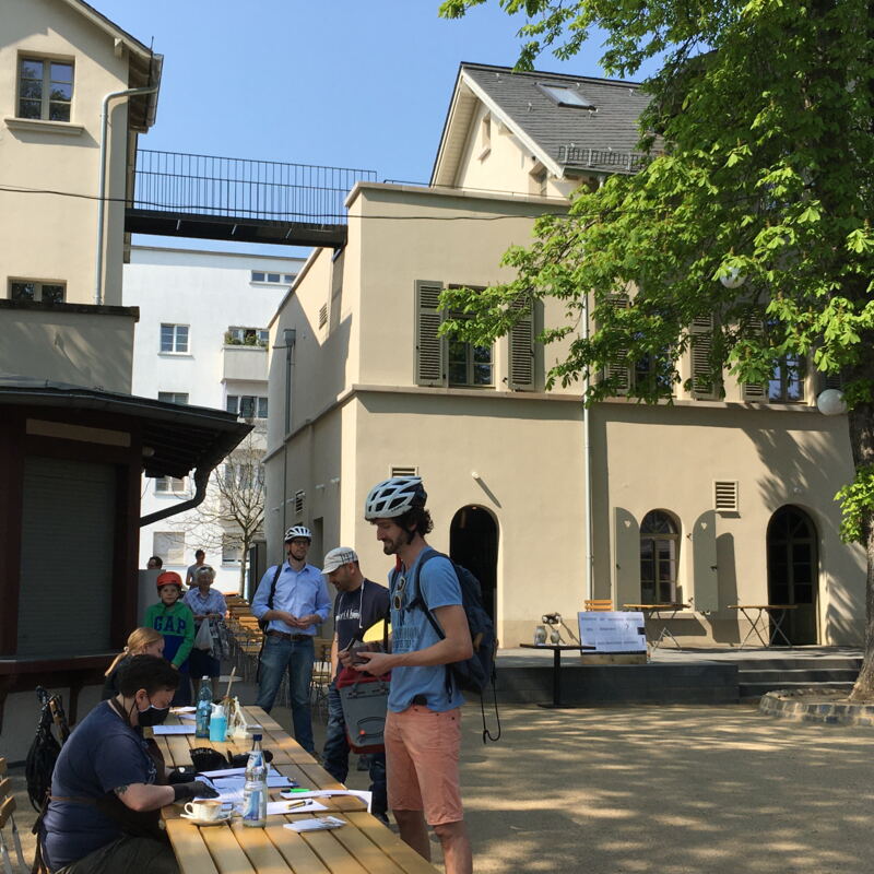 Das erste und einzige Mal, dass sich eine Schlange gebildet hat