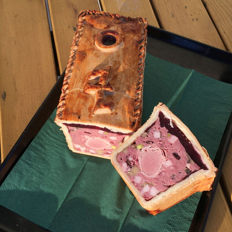 Hausgemachte Rehpastete im Bornheimer Ratskeller ©mf