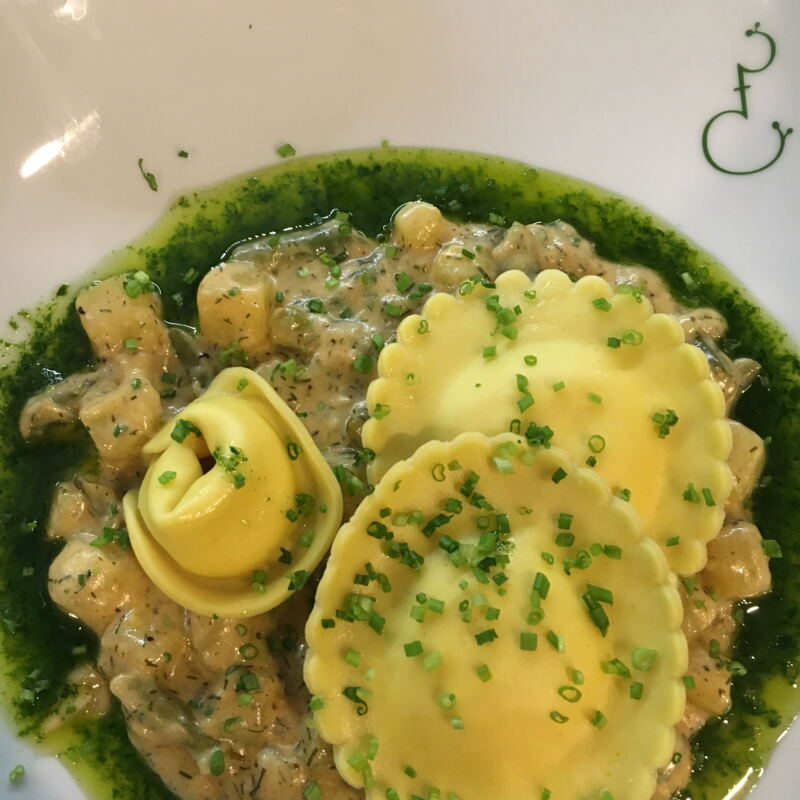 Erste Versuche Tortellini auf Ragout ©cw