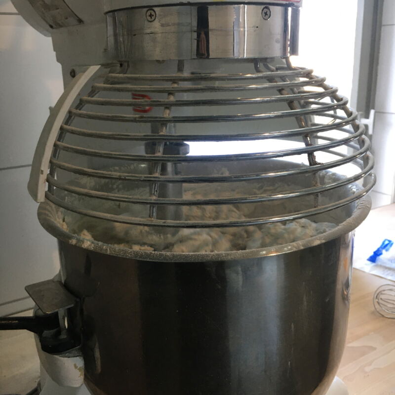 Der Teig wird geknetet ©cw