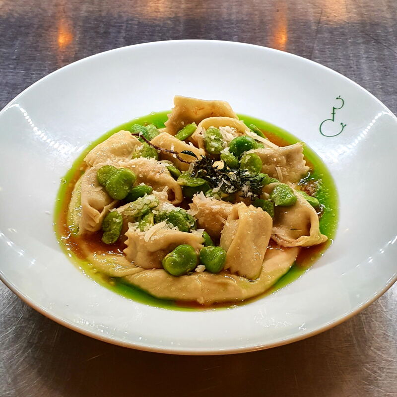 Lamm-Agnolotti mit Bohnen