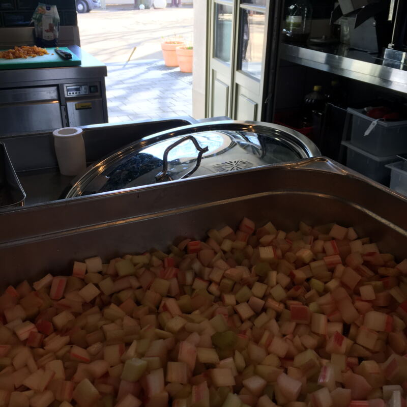 Rhabarber für den Nachtisch ©cw