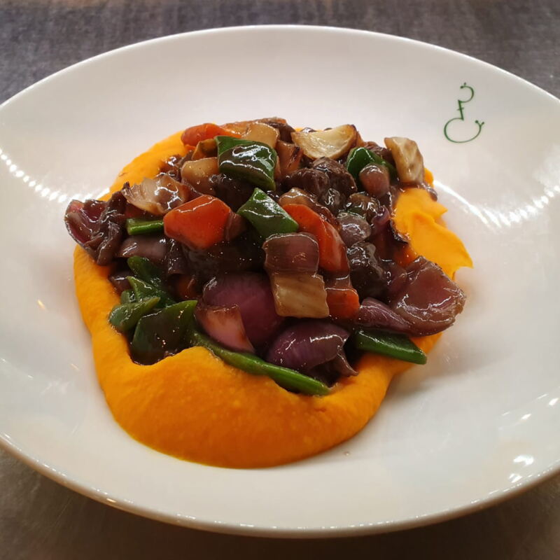 Ragout vom Odenwälder Bio-Lamm auf Kürbispüree