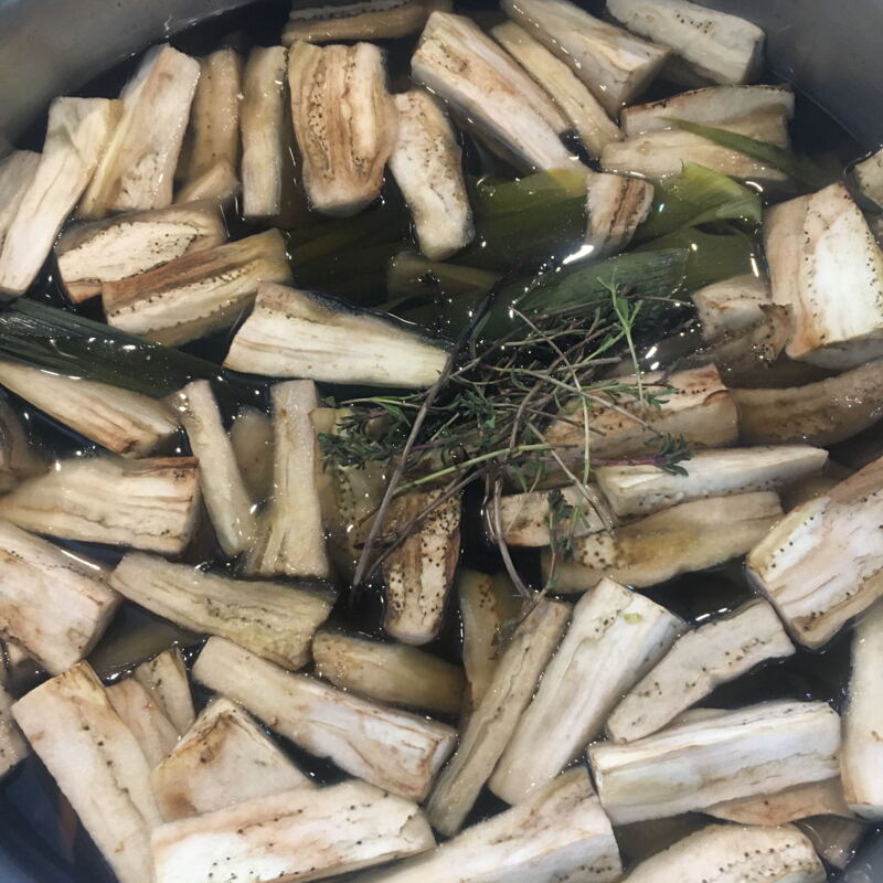 Auberginen für den vegetarischen Hauptgang ©cw