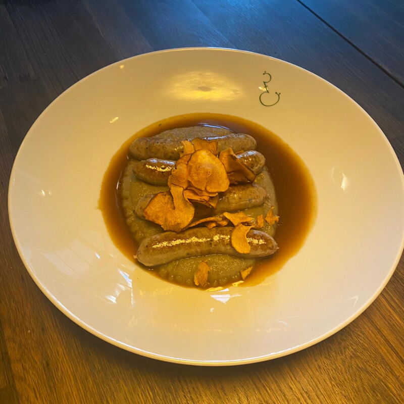 Lammbratwürstchen mit zweierlei Bio-Topinambur ©Divye Agarwal