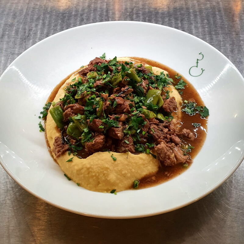 Ragout vom Odenwälder Bio-Lamm auf Kirchererbsenpüree