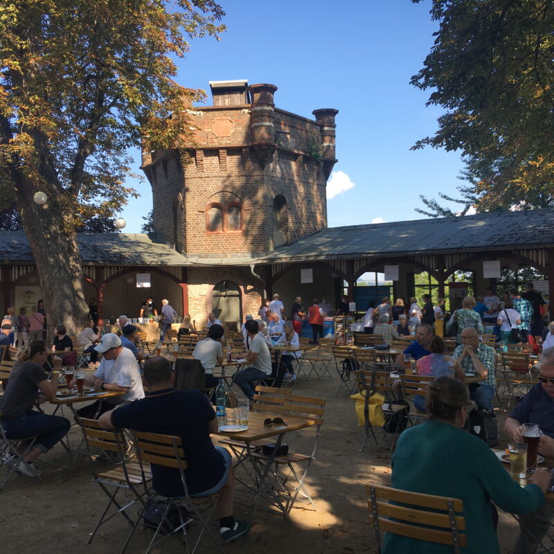 Der Sommergarten füllt sich ©cw