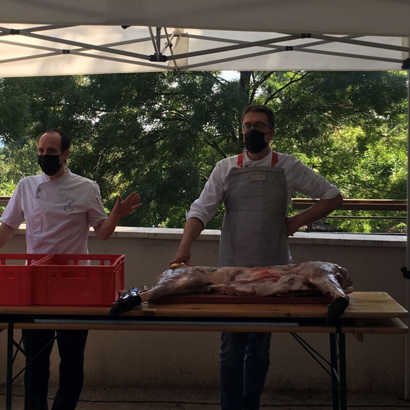 Zerlegung einer Wildschweinhälfte ©cw