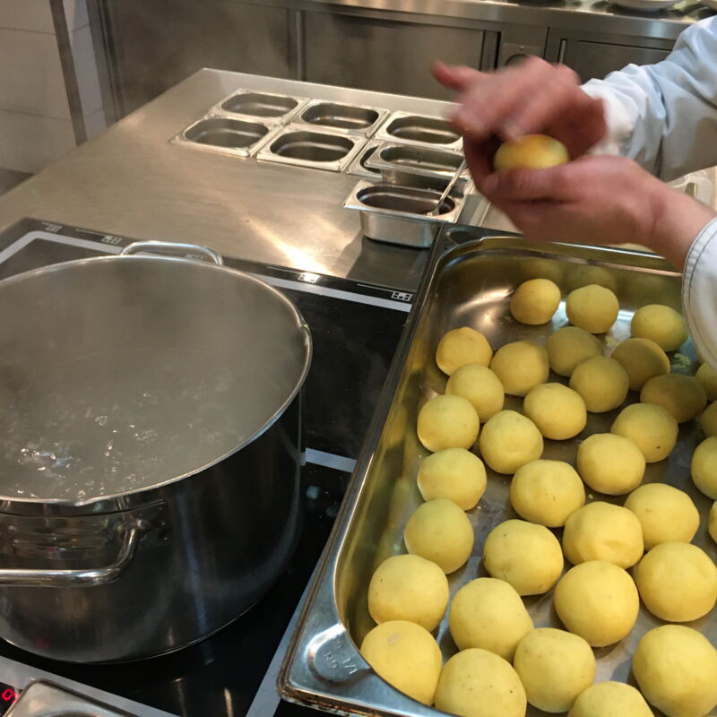 Kartoffelklöße frisch gekocht ©cw
