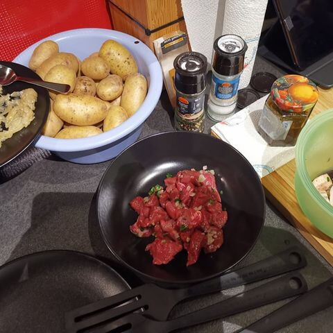 Rehgeschnetzeltes Vorbereitung ©Sa-Brina